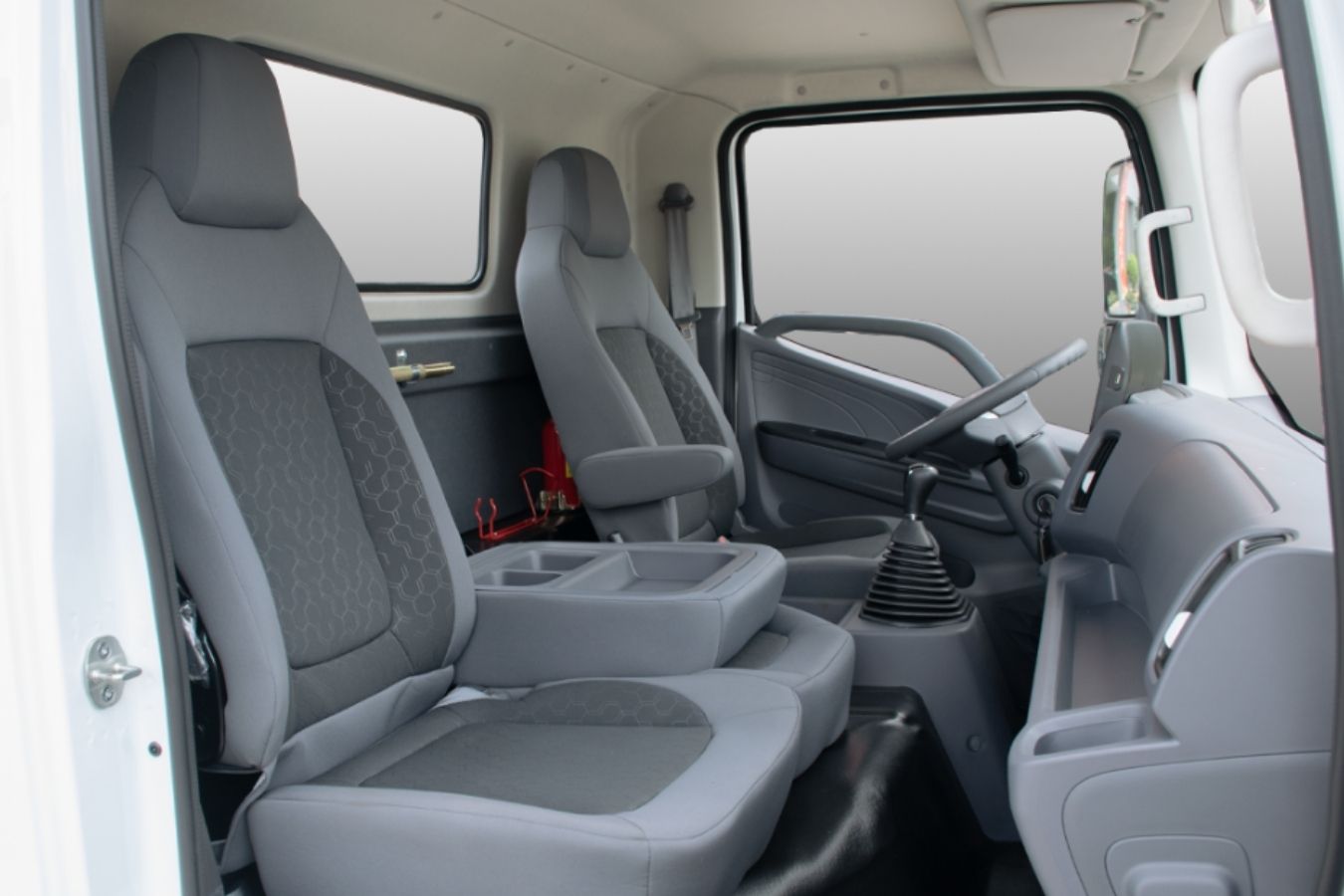 Ghế giữa gập thành nơi đựng đồ